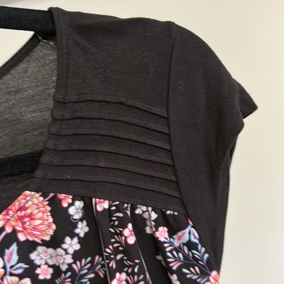 Lauren Conrad Floral Blouse - Picture 4 of 10